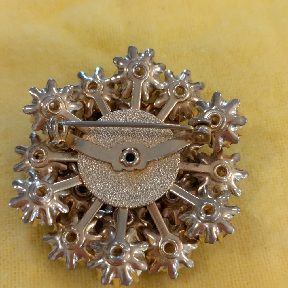 Vintage Austrian 1950' s Elegant Gold and Red Crystal Brooch
